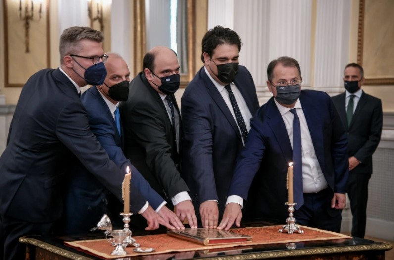 Τι αλλάζει στην κυβέρνηση και το Μέγαρο Μαξίμου